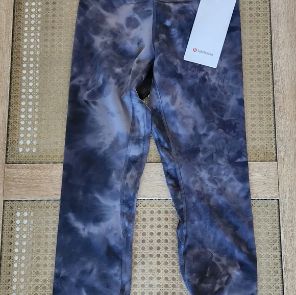 SOLD....NWT Lululemon align crop HR 23" NEW - Picture 2 of 3